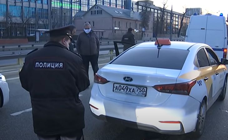 В Москве с погоней и стрельбой задерживали нарушителя самоизоляции. Опубликовано видео погоня