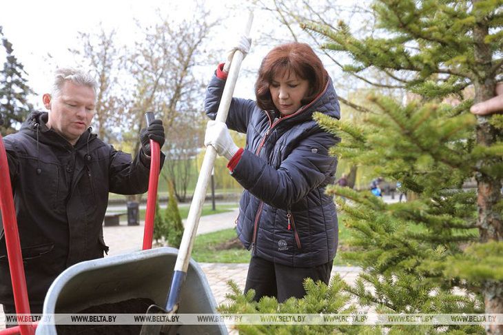 Кочанова приняла участие в республиканском субботнике кочанова