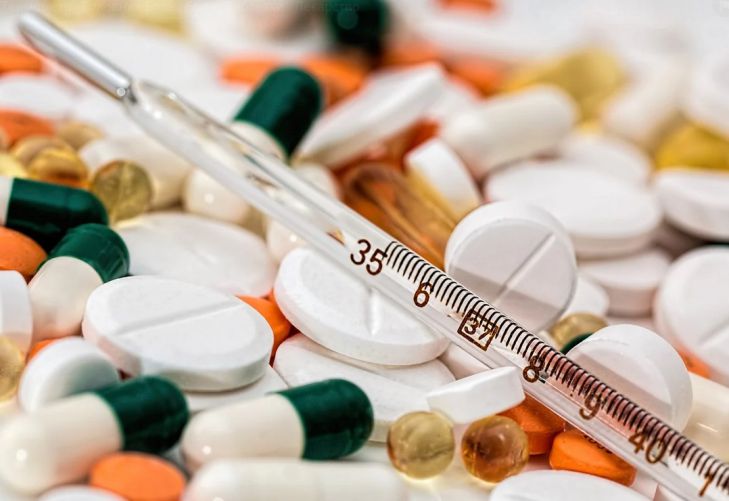 Ученые из Китая проверили действие различных лекарств на COVID-19 таблетки