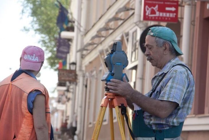 Статистика: в Беларуси самая мужская профессия - строитель, а женщины преобладают в соцсфере строители