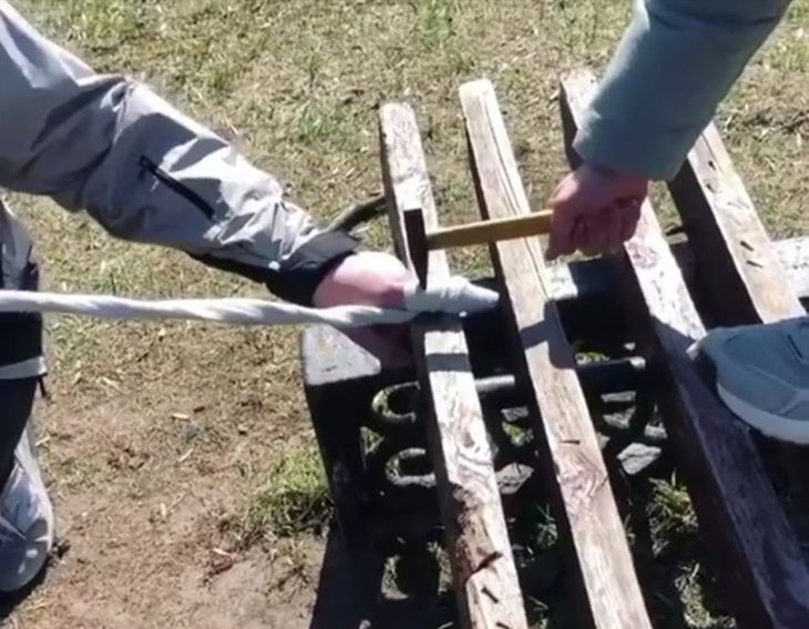 Чтобы не идти в армию: В Гомеле парни сняли на камеру, как ломают себе пальцы Гомель