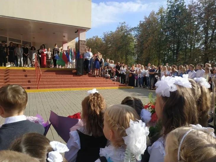 В Беларуси школьников с COVID-19 освободят от выпускных экзаменов школа
