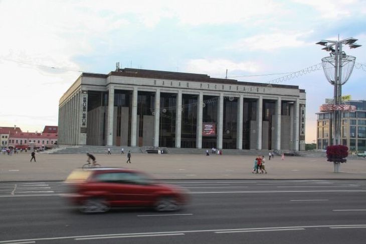 Не путайте сбор подписей с массовыми акциями: Глава Минска предупредил белорусов 