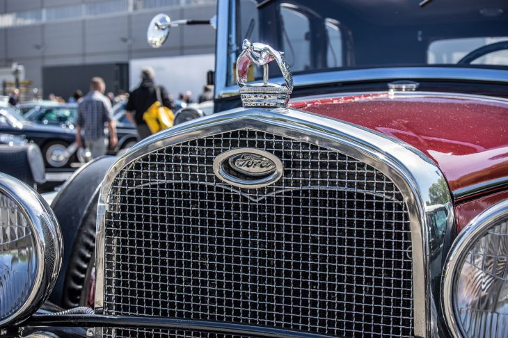 Автомобиль