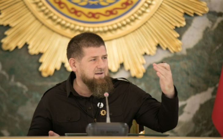 На фоне слухов о заражении коронавирусом Кадыров показался на публике коронавирус