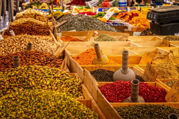 5 продуктов, которые не стоит покупать по скидкам и акциям специи
