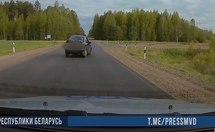 Под Могилёвом пьяный водитель скрывался от ГАИ на скорости 160 км/ч и сбил инспектора. Видео погони Под Могилёвом