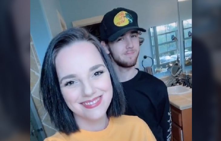 Женщина, которая выглядит младше своего сына, поделилась «секретом молодости» mom