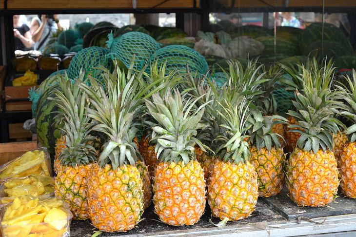Как правильно выбрать спелый ананас на рынке и в магазине: новости, ананас,  лайфхаки, магазины, рынок, фрукты, советы, полезные советы