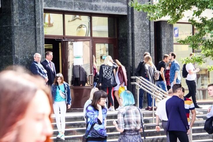 Сегодня в Беларуси пройдет ЦТ по обществоведению Сегодня в Беларуси пройдет ЦТ по обществоведению