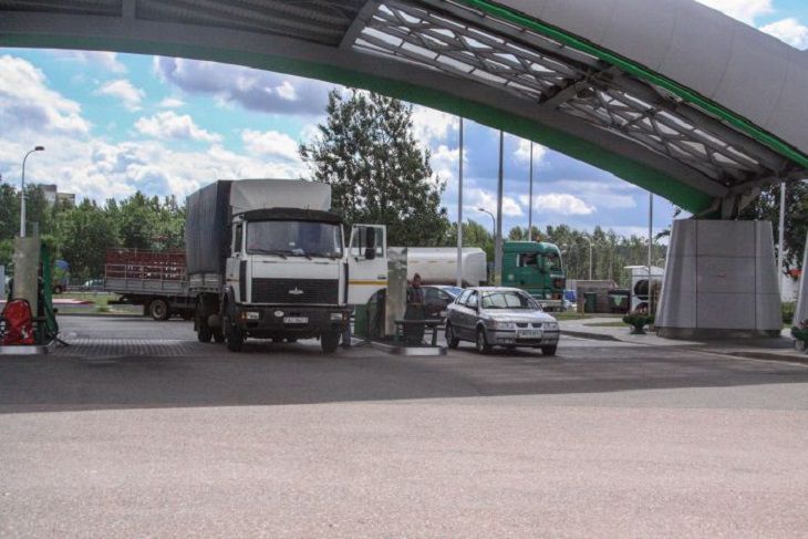 Беларусь с 1 июля отменит ограничения для транзитных дальнобойщиков