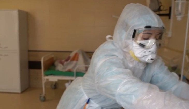 Лежат на животе по 18 часов в сутки: вот что происходит в «грязной зоне» 1-й больницы Минска