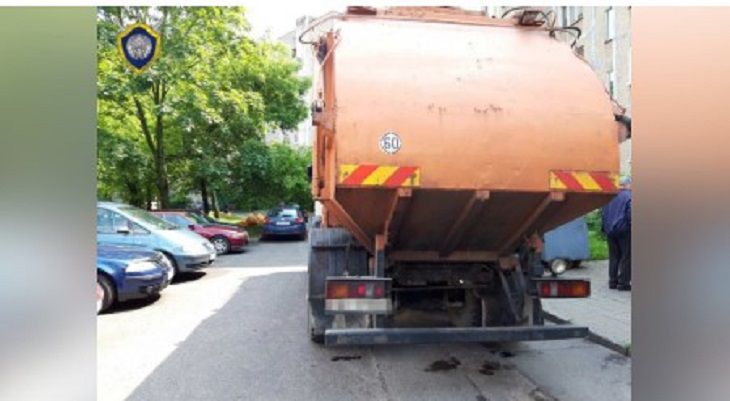 В Минске мусоровоз задавил женщину. Она не выжила