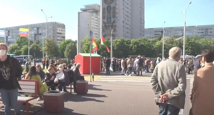 В Минске проходит пикет за Лукашенко: «собрано 1 млн подписей»