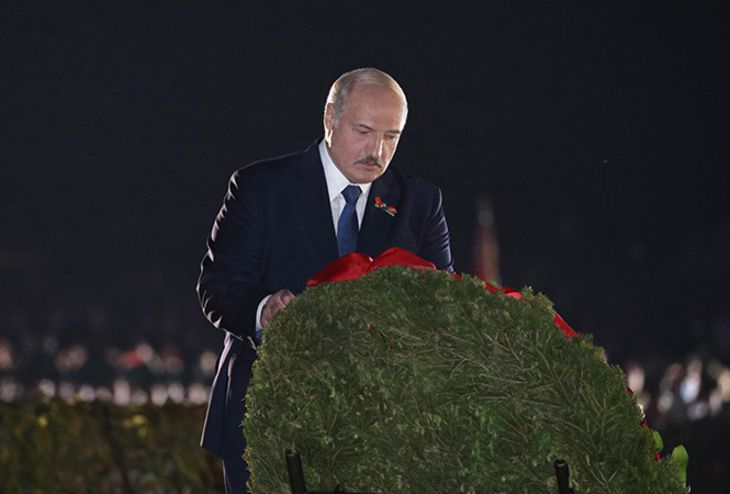 Лукашенко призвал не обращать внимания на то, что подпевают: Если наворовал, так ничего страшного Лукашенко призвал не обращать внимания на то, что подпевают: Если наворовал, так ничего страшного