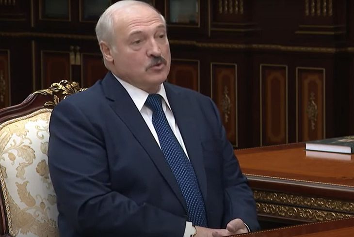 Александр Лукашенко требует не допустить разделения Беларуси