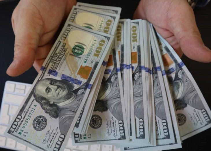 В первый день лета в Беларуси доллар с евро подешевели. Курсы валют на 1 июня 2020 года