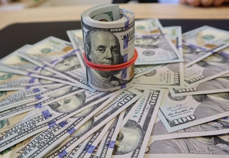 Доллар побил белорусский рубль. Евро повел себя иначе. Курсы валют на 15 июня 2020 года