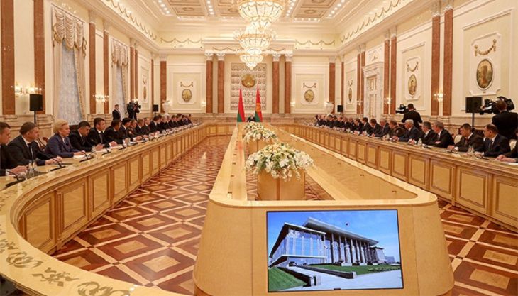 Лукашенко рассказал, как собирают подписи за выдвижение кандидатов