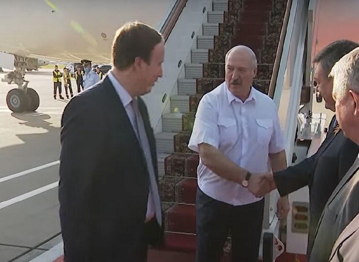 Лукашенко сделал неожиданное признание в Москве Лукашенко сделал неожиданное признание в Москве