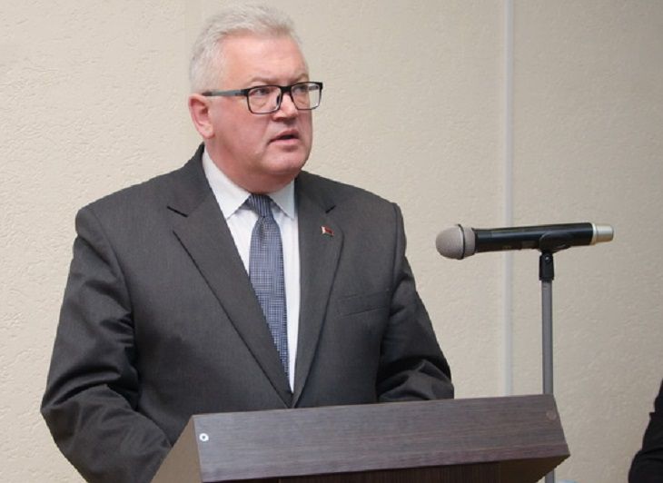 Министр образования Беларуси рассказал, что может быть «ненормально» в семье