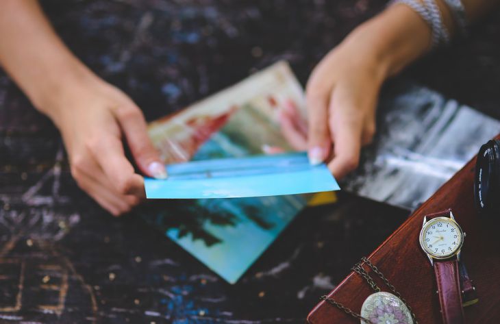 Капсула времени 1987 года довела хозяйку до слез Капсула времени 1987 года довела хозяйку до слез