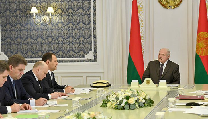 Лукашенко заявил, что в Белгазпромбанке сидят ворюги и мошенники