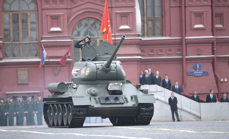 Лукашенко по завершении парада Победы отправился в Минск
