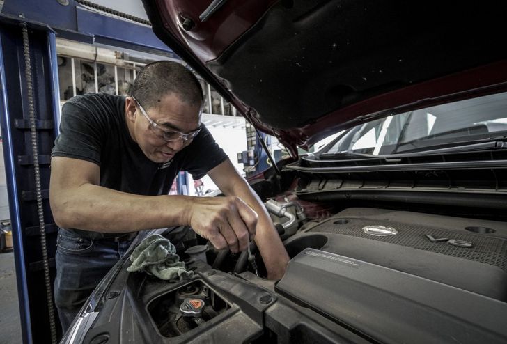 Эксперты назвали 3 простых способа сэкономить на техобслуживании авто