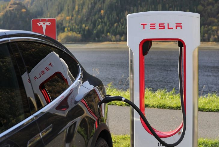 Tesla больше не будет получать налоговые субсидии от властей США Tesla больше не будет получать налоговые субсидии от властей США