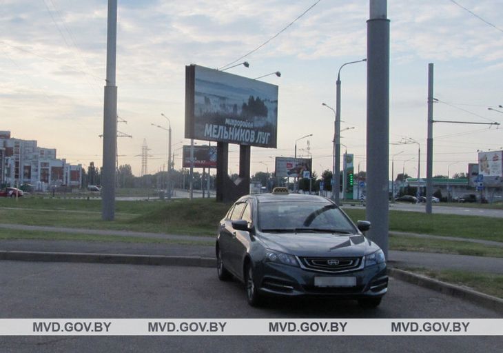 В Гомеле мужчина подшофе избил пассажира такси и угрожал ножом компании