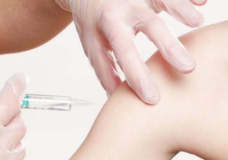 Большинство медиков не видят необходимости в вакцинации от COVID-19: результаты опроса Большинство медиков не видят необходимости в вакцинации от COVID-19: результаты опроса