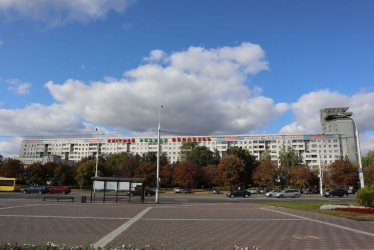 Новости сегодня: в Беларуси 51 816 случаев COVID-19, арендное жилье для бюджетников, обыски в Белгазпромбанке, новые санкции и заявления Лукашенко