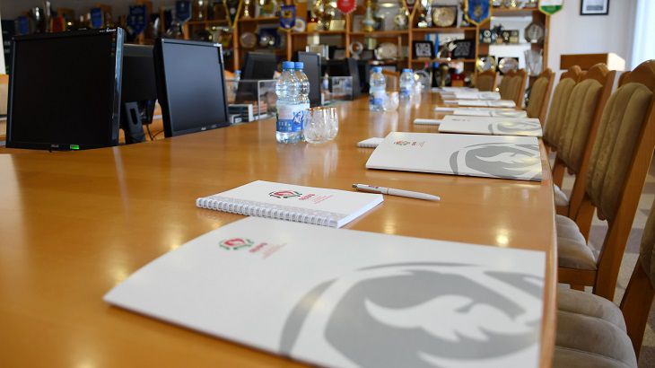 Белорусская федерация футбола лишила аккредитации «Белсат»: вот что произошло Белорусская федерация футбола лишила аккредитации «Белсат»: вот что произошло