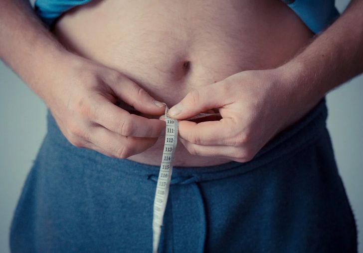 Перечислены 7 токсинов, способствующих увеличению веса