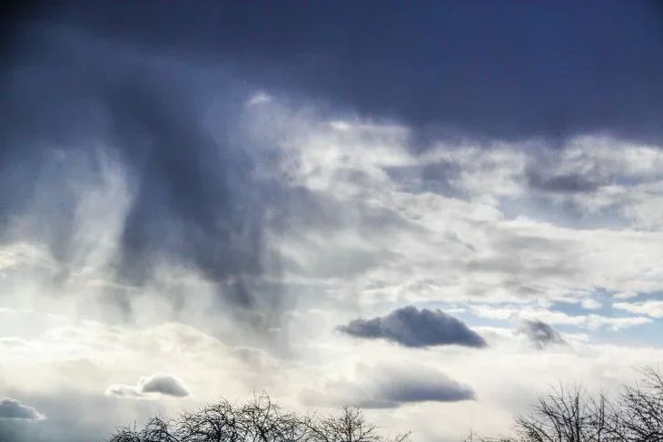 В Беларуси на пятницу объявлен желтый уровень опасности из-за гроз В Беларуси на пятницу объявлен желтый уровень опасности из-за гроз