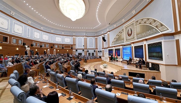 Лукашенко: Свобода слова в любом государстве ограничена. Мы наведем здесь порядок Лукашенко: Свобода слова в любом государстве ограничена. Мы наведем здесь порядок