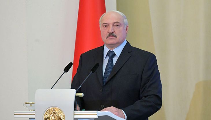 Лукашенко упрекнул белорусов: Мало рожают и уезжают