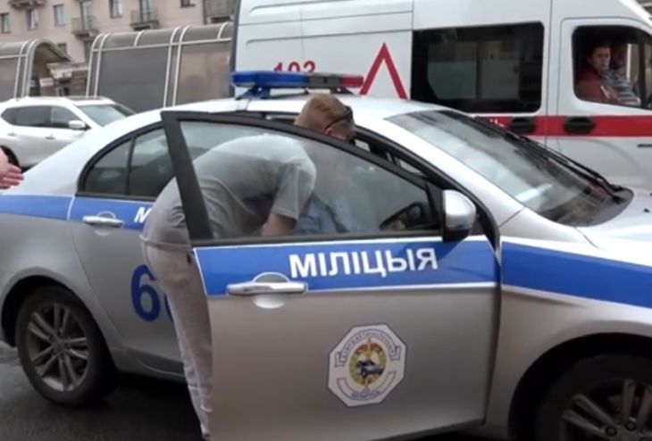 В Минске мужчина, устроивший ДТП, с ножом напал на пострадавших