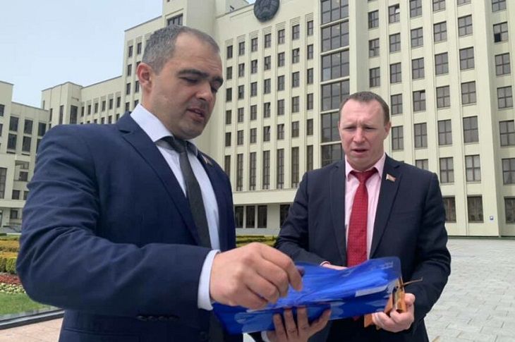 Доверенное лицо Лукашенко о новом президенте: До новых выборов не сможем сохранить страну – через месяц потеряем ее Доверенное лицо Лукашенко о новом президенте: До новых выборов не сможем сохранить страну – через месяц потеряем ее