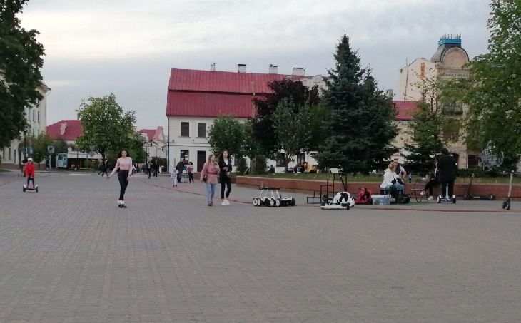  Гироскутерам и электросамокатам не место в ПДД.  Использование становится небезопасным