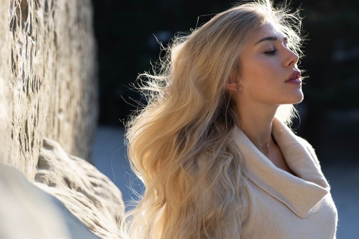 Косметологи назвали простой способ замедлить старение кожи 