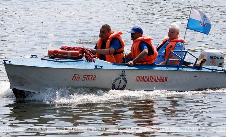 Виражи на воде и пьяная езда на авто: отдых на Днепре закончился штрафами для двоих гомельчан