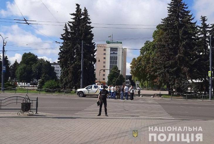 На месте захвата автобуса в Луцке прогремели взрывы