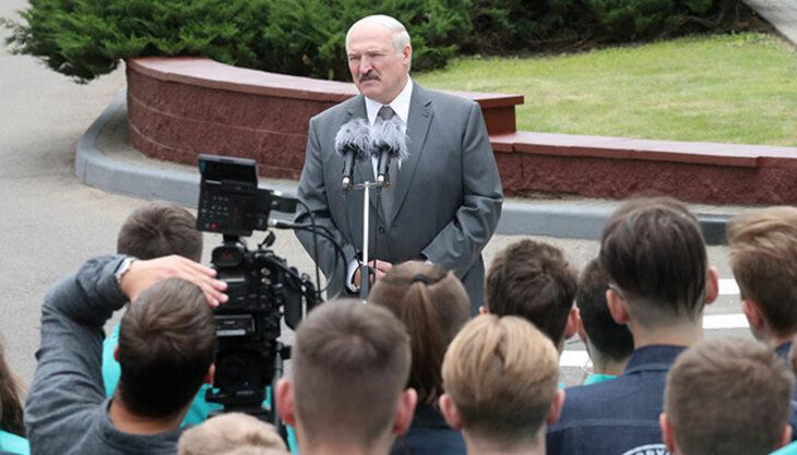 Выбирающим путь в будущее белорусам Лукашенко предложил прислушиваться к своему сердцу