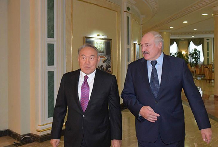 Лукашенко обратился к Назарбаеву