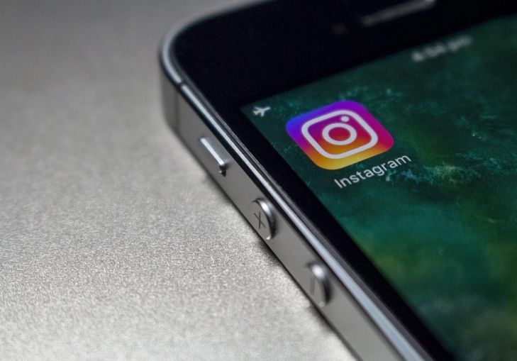Instagram уличили в слежке за пользователями через камеру