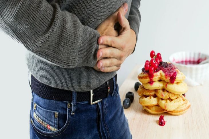 Врачи рассказали, от каких напитков стоит отказаться при проблемах с пищеварением