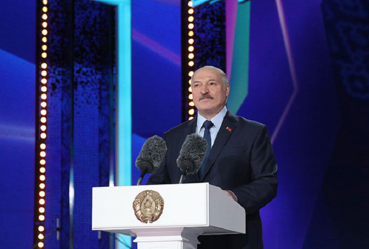 Лукашенко об инфляции в Беларуси: Цены на некоторые товары поднялись почти в два раза