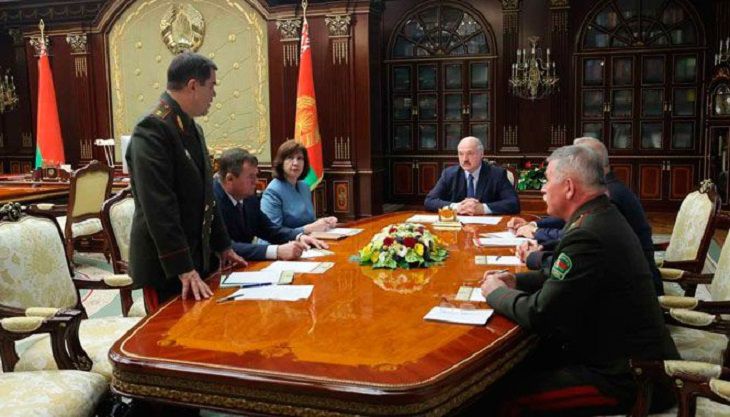 Лукашенко о боевиках: россияне говорят, что чуть ли не мы их сами сюда завезли